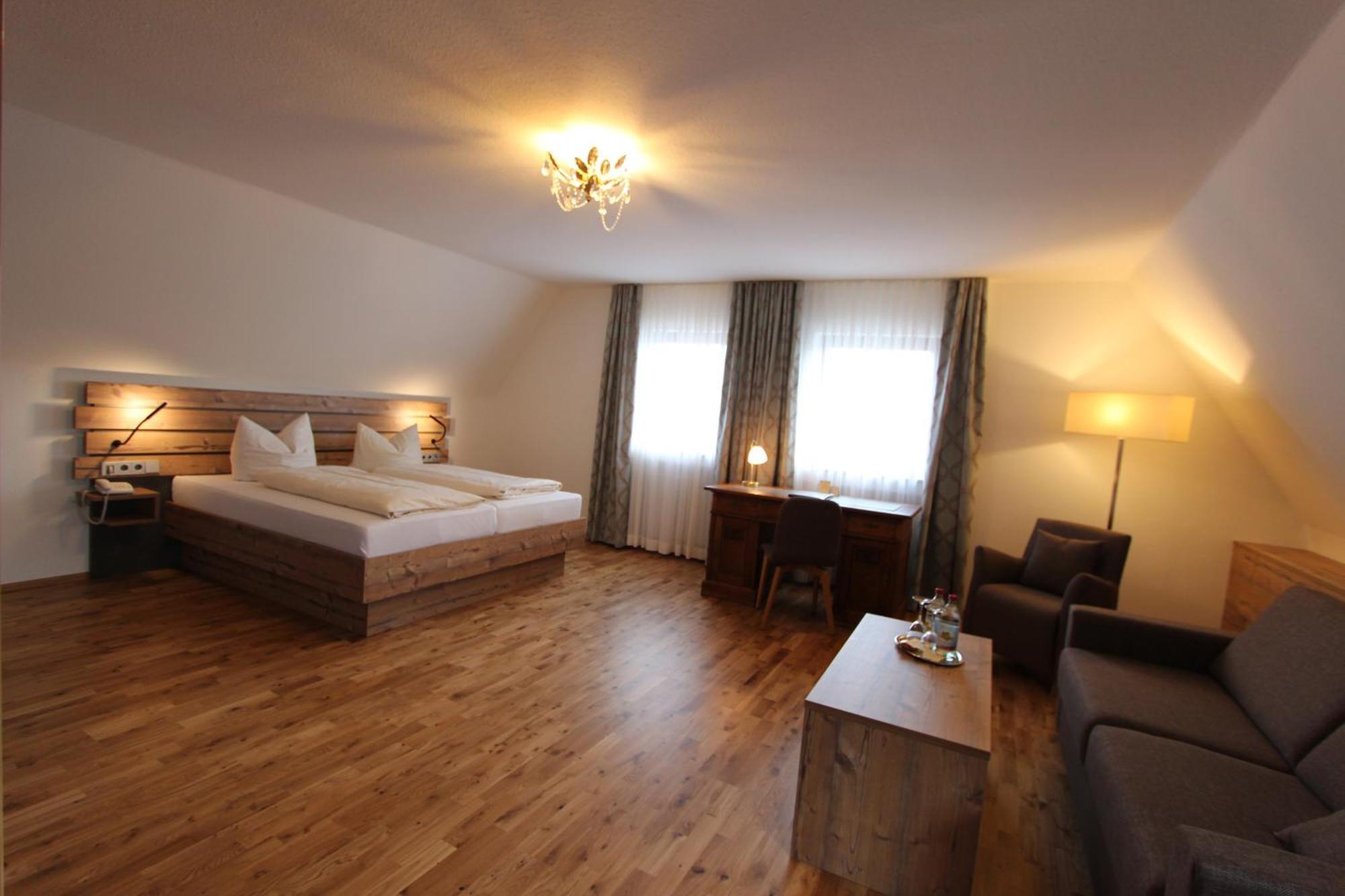 סנדן Hotel Gasthof Roessle מראה חיצוני תמונה